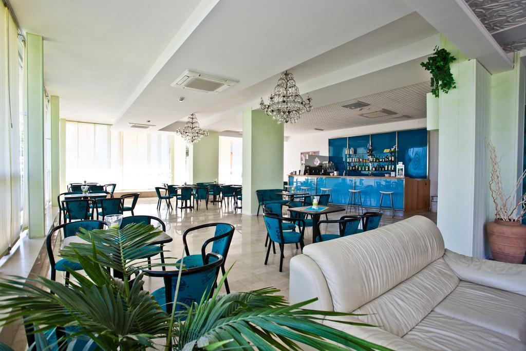 Hotel Holiday Park